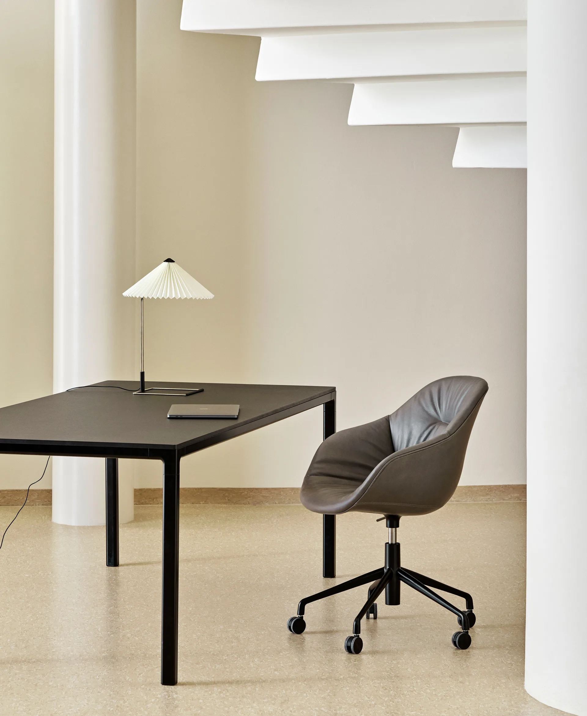 Lámpara de mesa Matin table Ø38 cm, White shade HAY