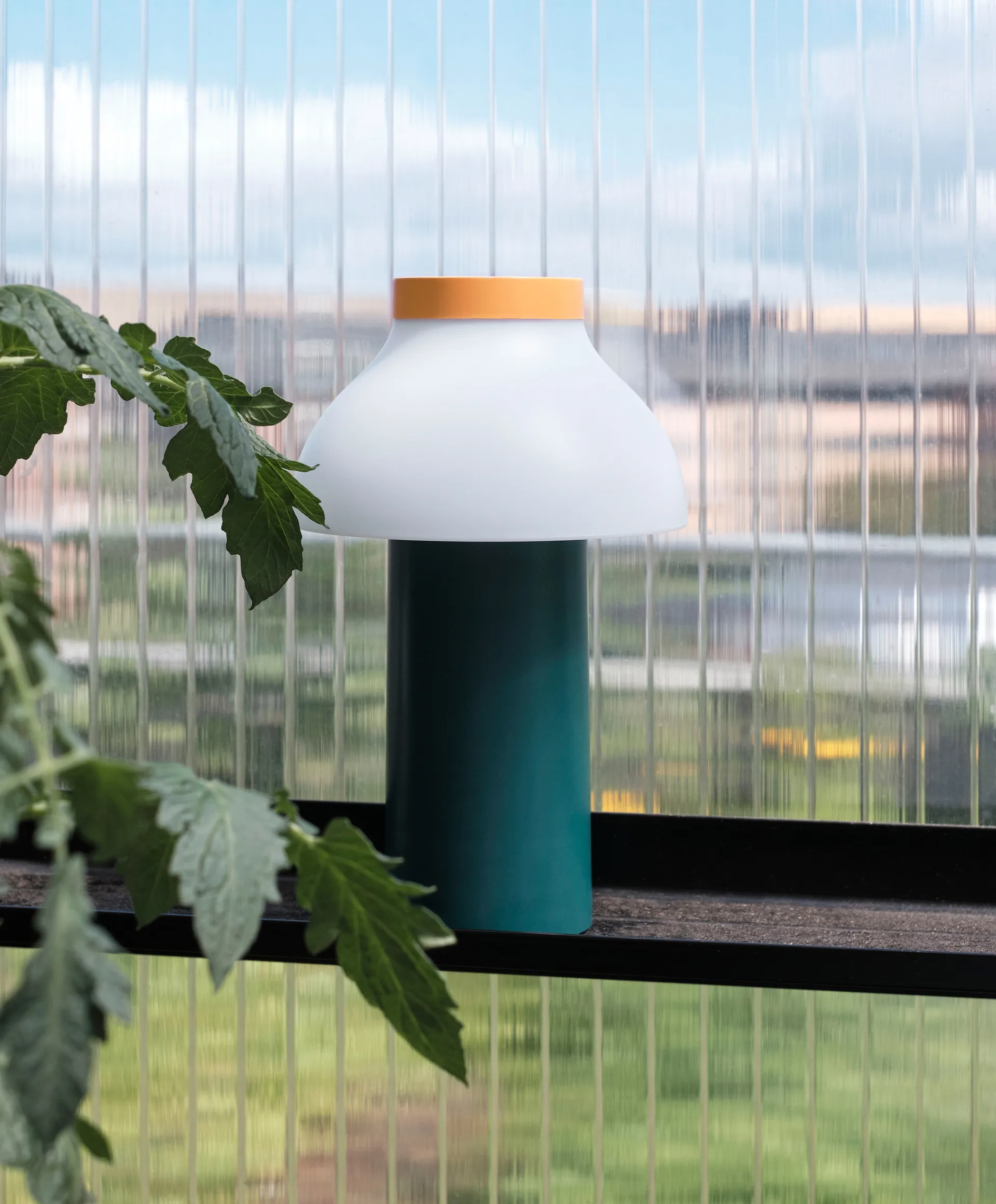 Lámpara de mesa PC Portable, Ocean green HAY