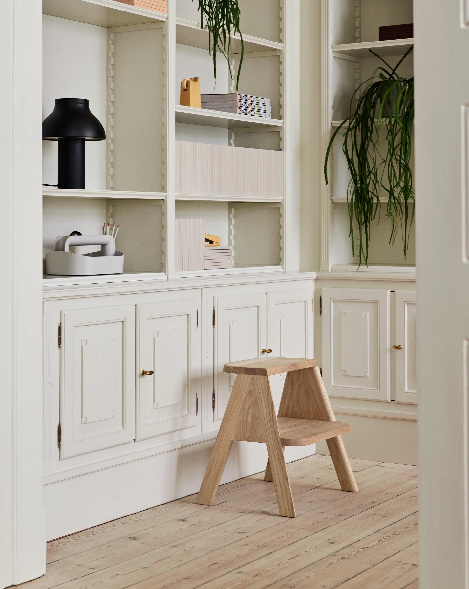 Lámpara de mesa PC table L Ø40 cm, Soft black HAY