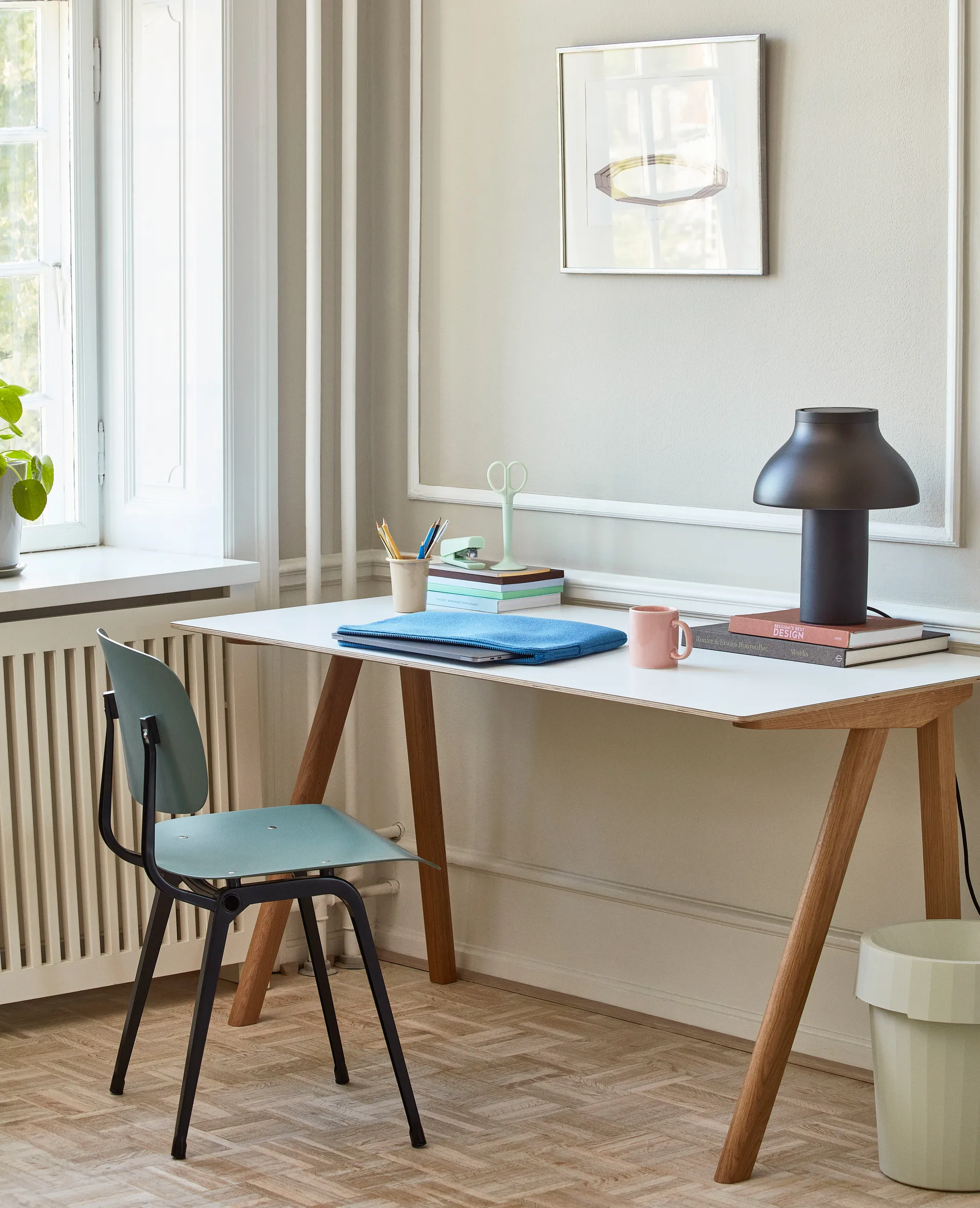 Lámpara de mesa PC table S Ø25 cm, Soft black HAY