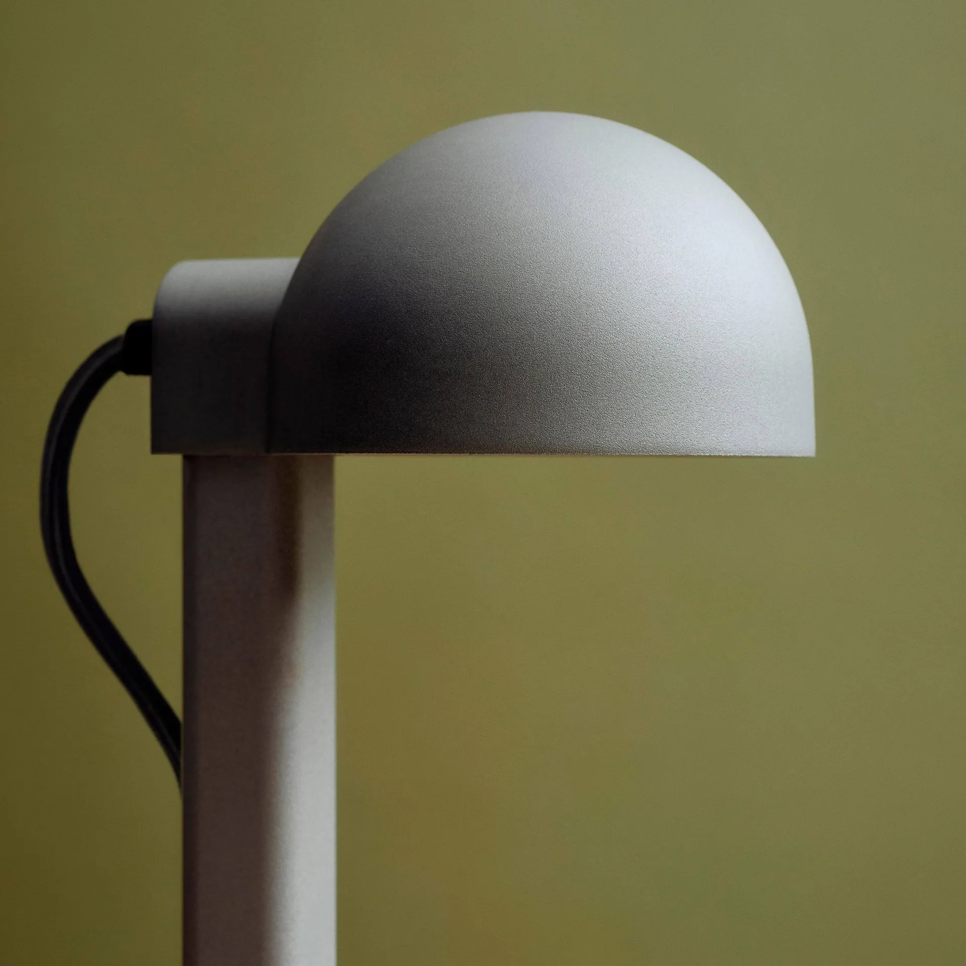 Lámpara de mesa Posto, Silver grey HAY
