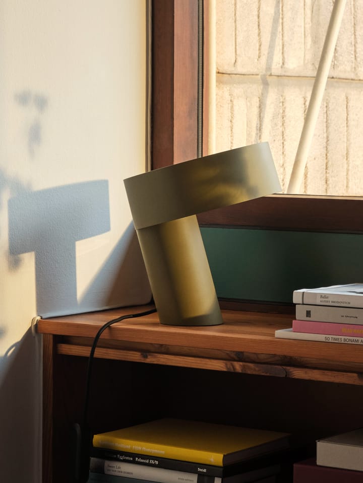 Lámpara de mesa Slant , Khaki Green HAY