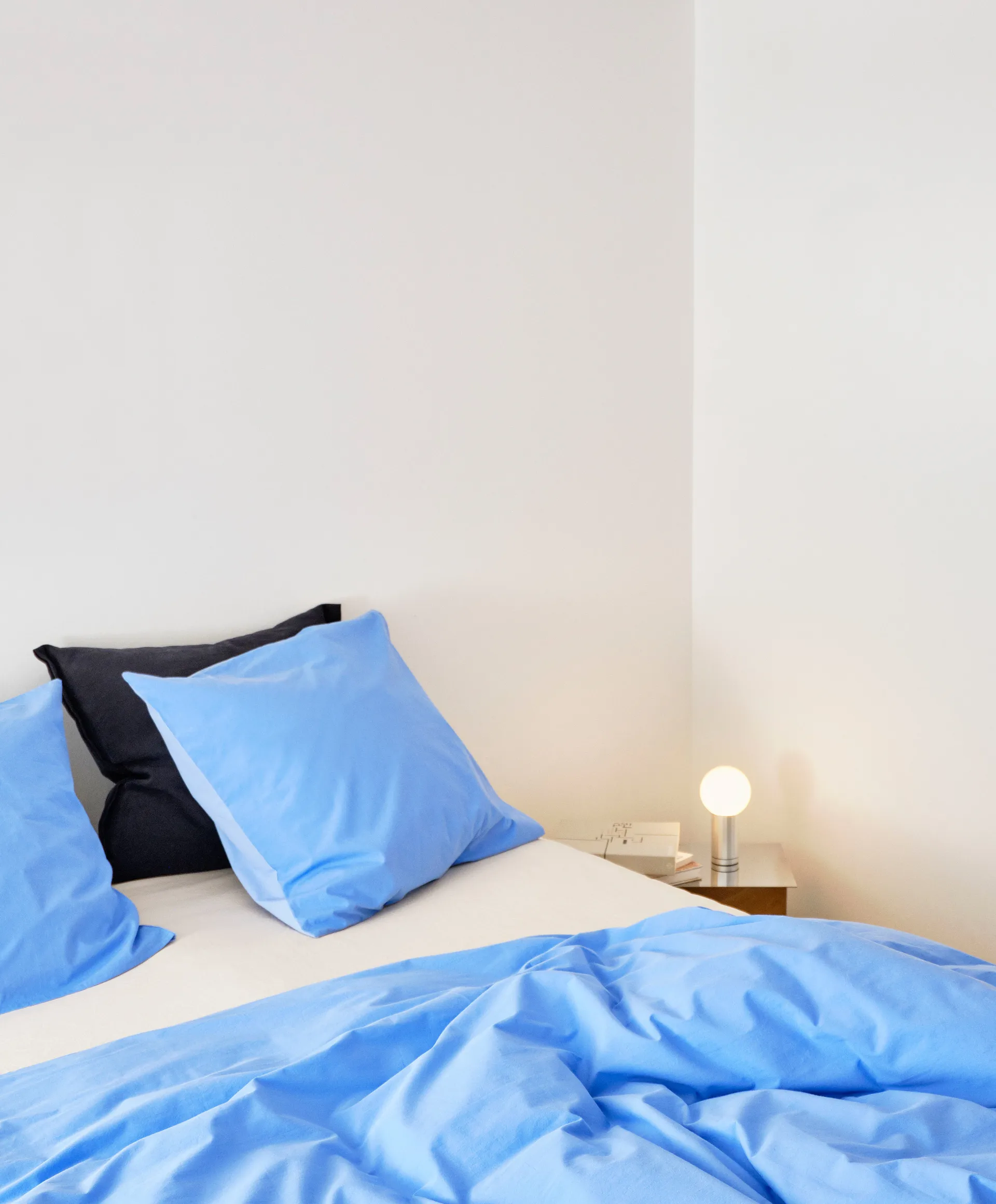 Lámpara de mesa Turn On, Aluminium HAY