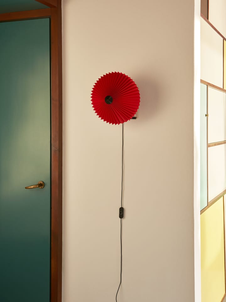 Lámpara de pared Matin wall Ø30 cm, Oxide red shade HAY