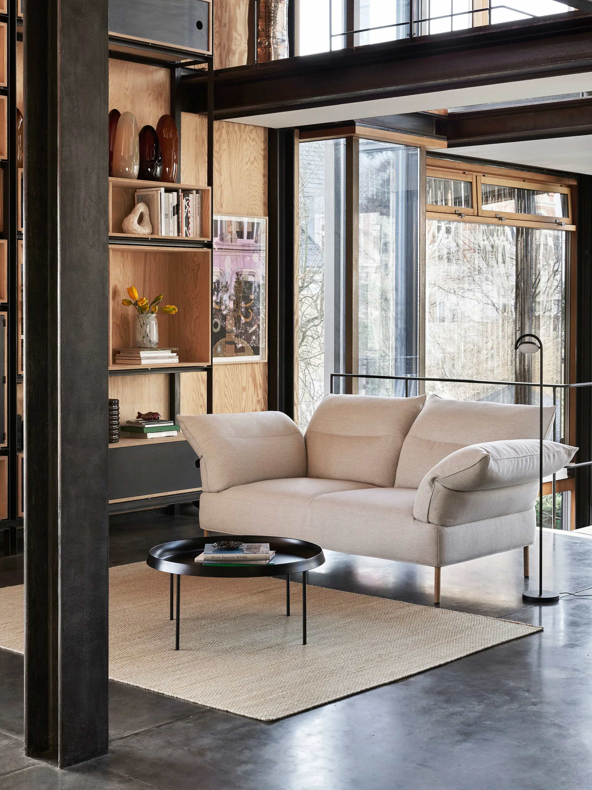 Lámpara de pie Marselis floor, Soft black HAY