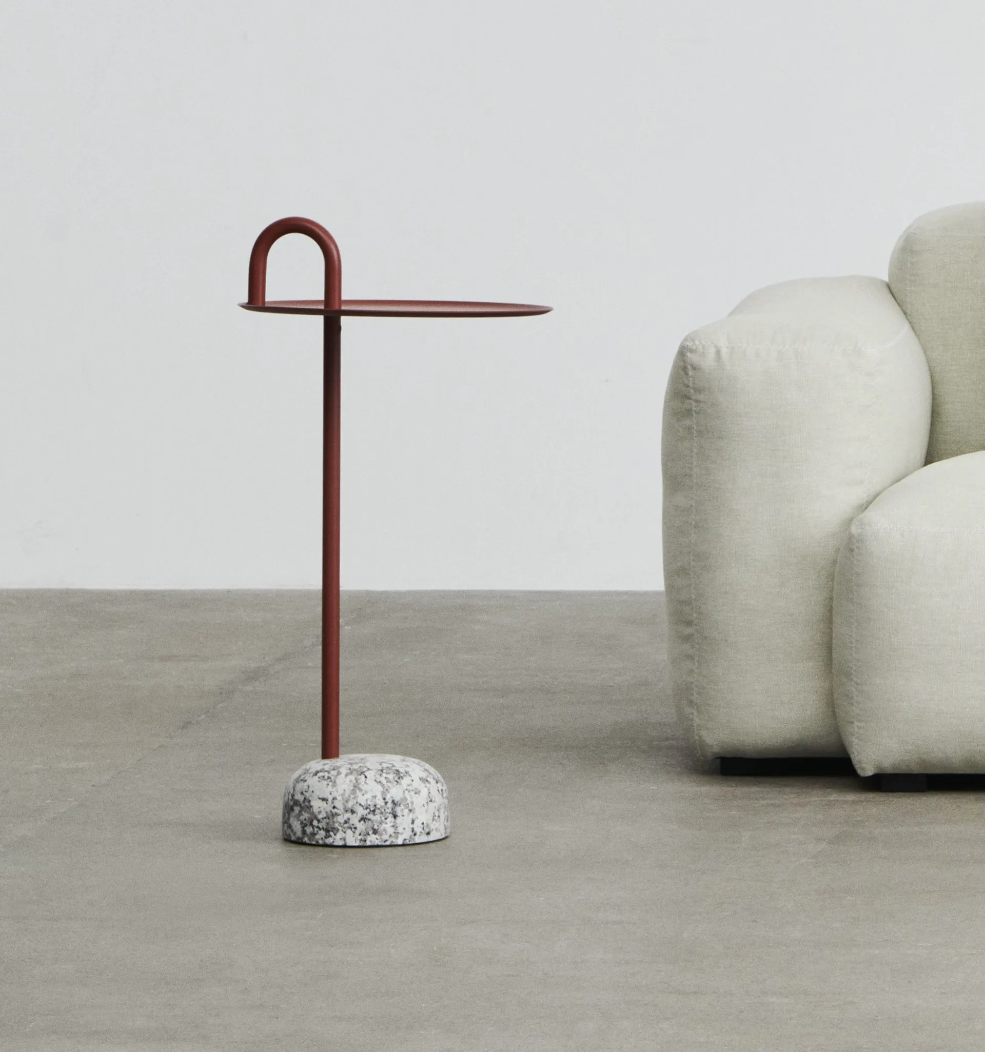 Mesa auxiliar Bowler, Tile red-granite HAY