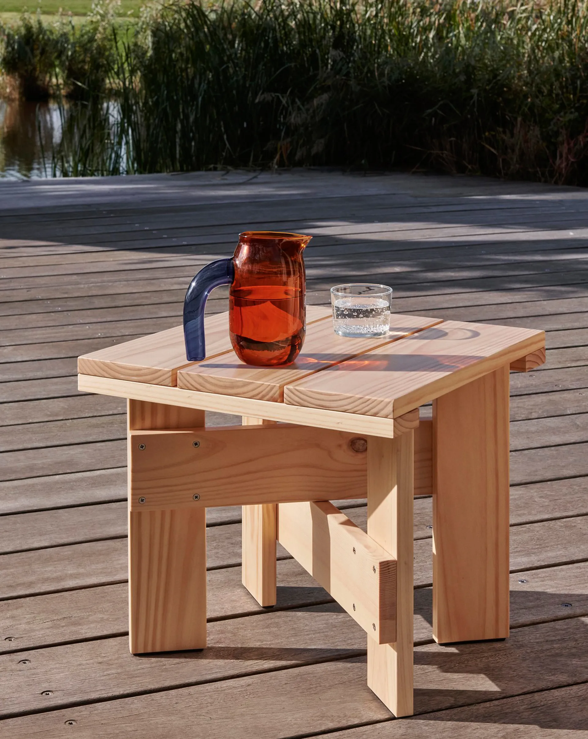Mesa Crate Low Table 45x45x40 cm pino lacado, Pino lacado con barniz al agua HAY