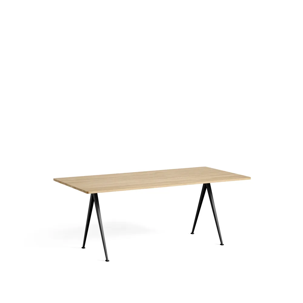 Mesa de comedor Pyramid 02, Oak matt lacqured-190x85cm-estructura de acero negra HAY