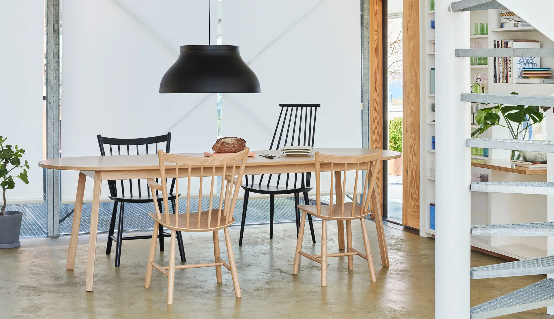 Mesa de comedor Triangle Leg, roble aceite, 200x85 cm HAY