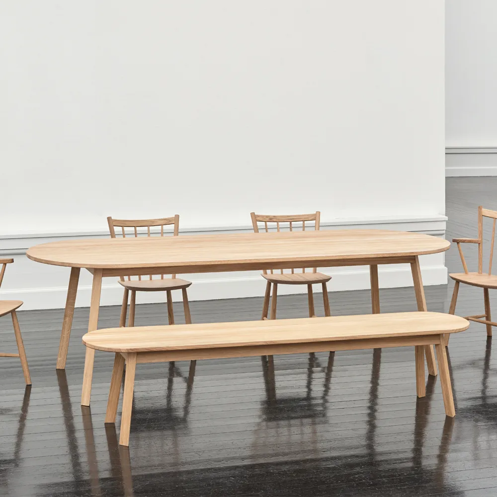 Mesa de comedor Triangle Leg, roble lacado, 200x85 cm HAY