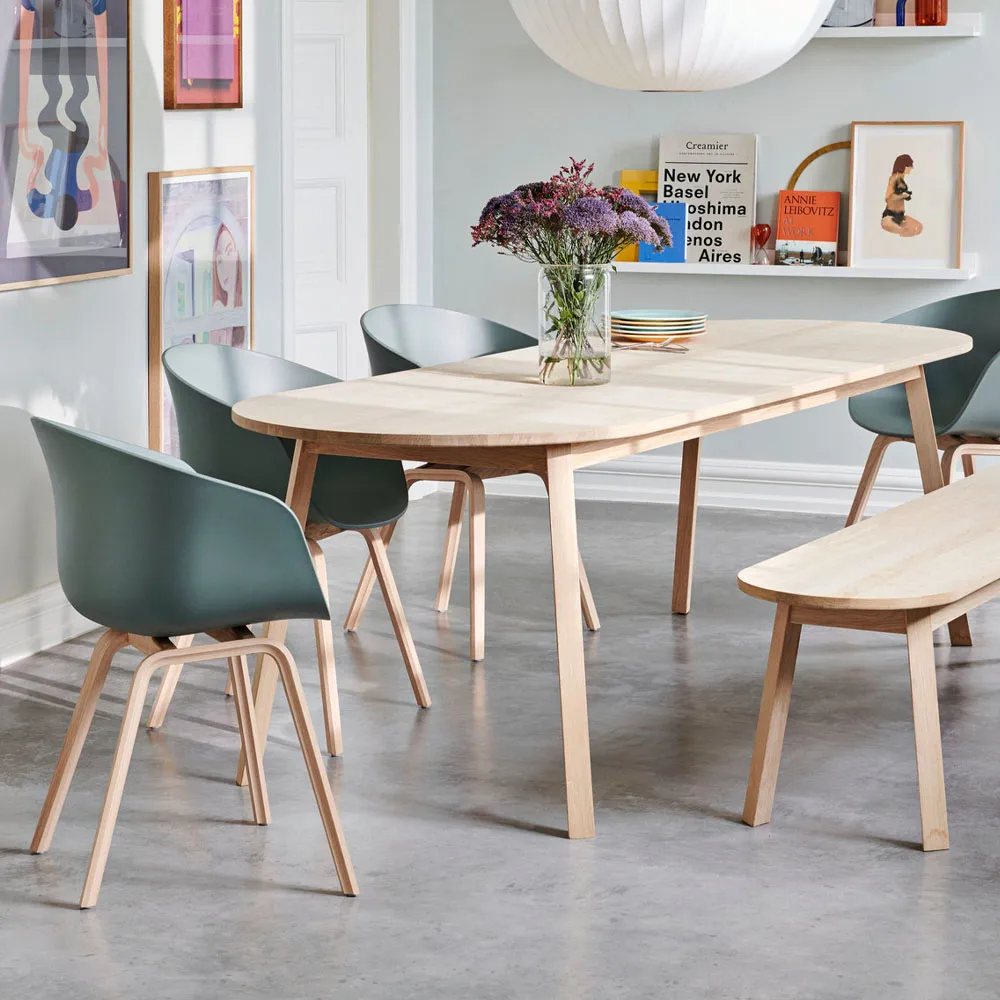 Mesa de comedor Triangle Leg, roble lacado, 200x85 cm HAY