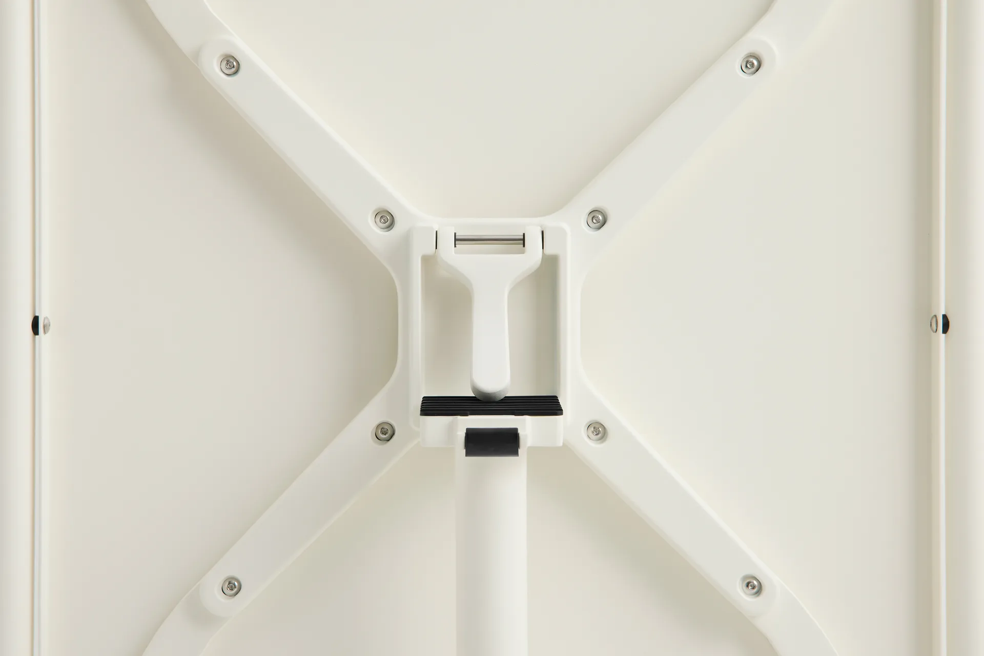 Mesa Deville, Blanco crema, Ø80x74 cm HAY