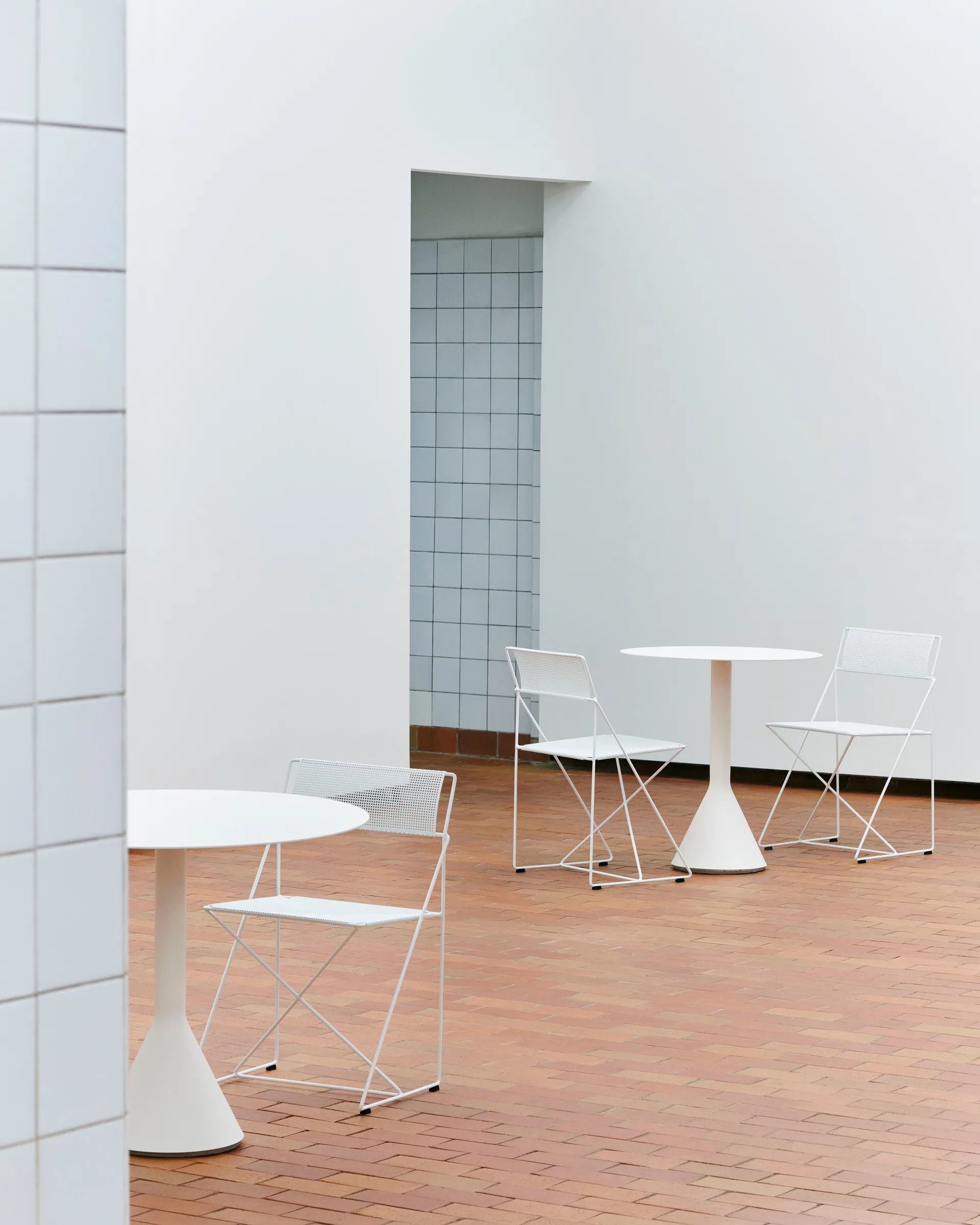 Mesa redonda de café Palissade Cone, Cream white, Ø70 cm HAY