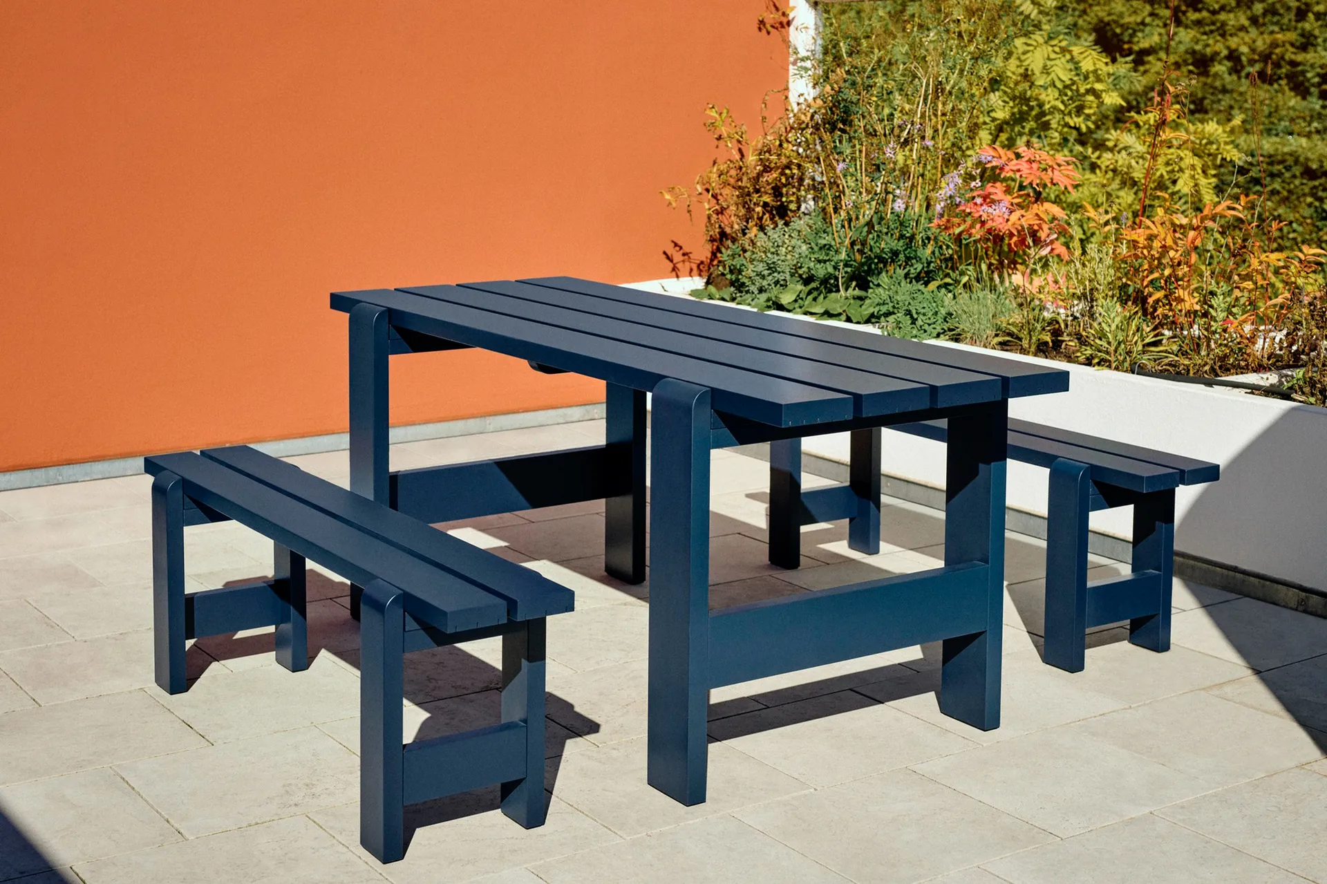 Mesa Weekday 180x66 cm en pino lacado, Azul acero HAY