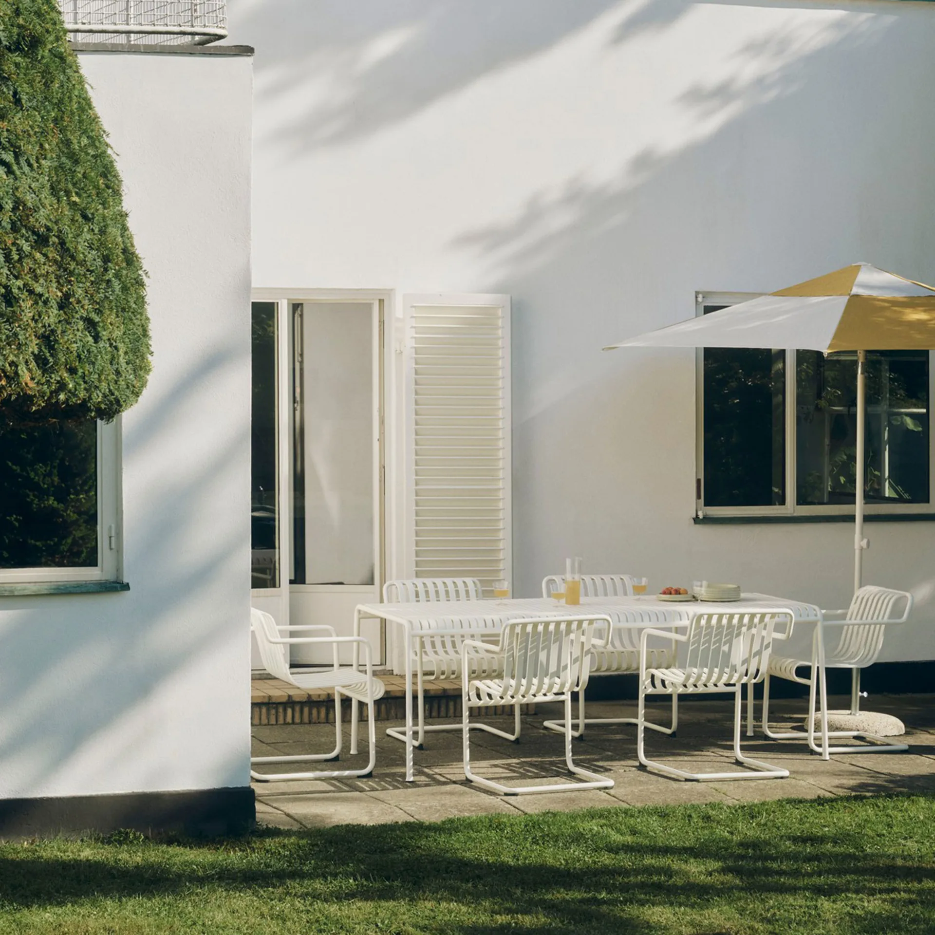 Parasol Terrazza Hexagon, Blanco roto-ocre HAY