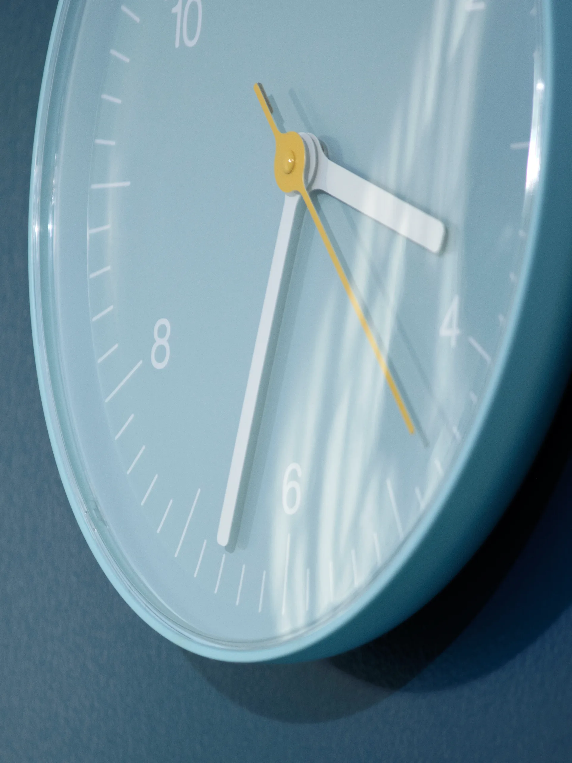Reloj de pared Wall Clock Ø26,5 cm, Blue HAY