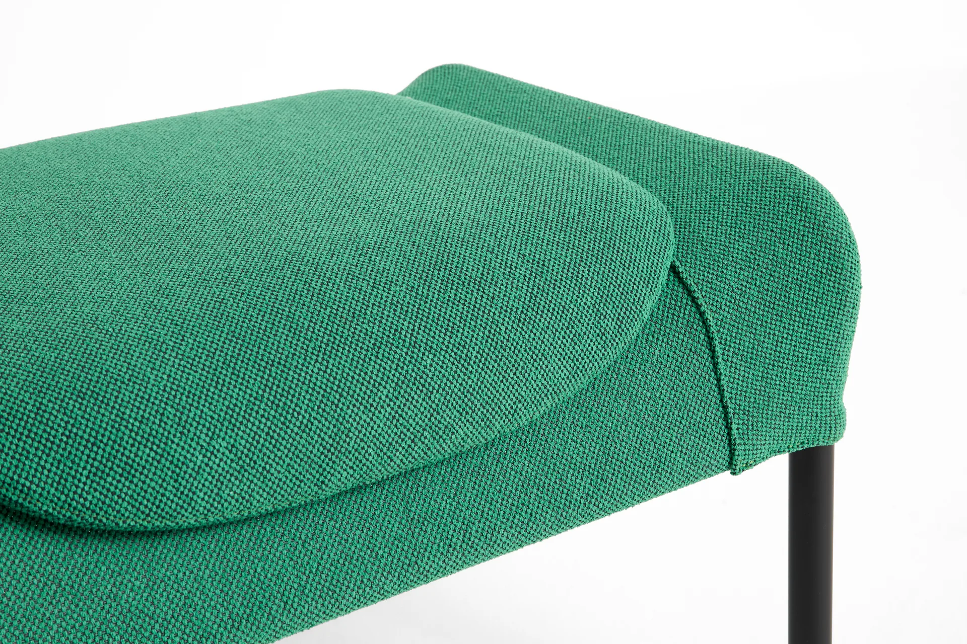 Reposapiés O2 Ottoman, Soft green-acero lacado negro HAY