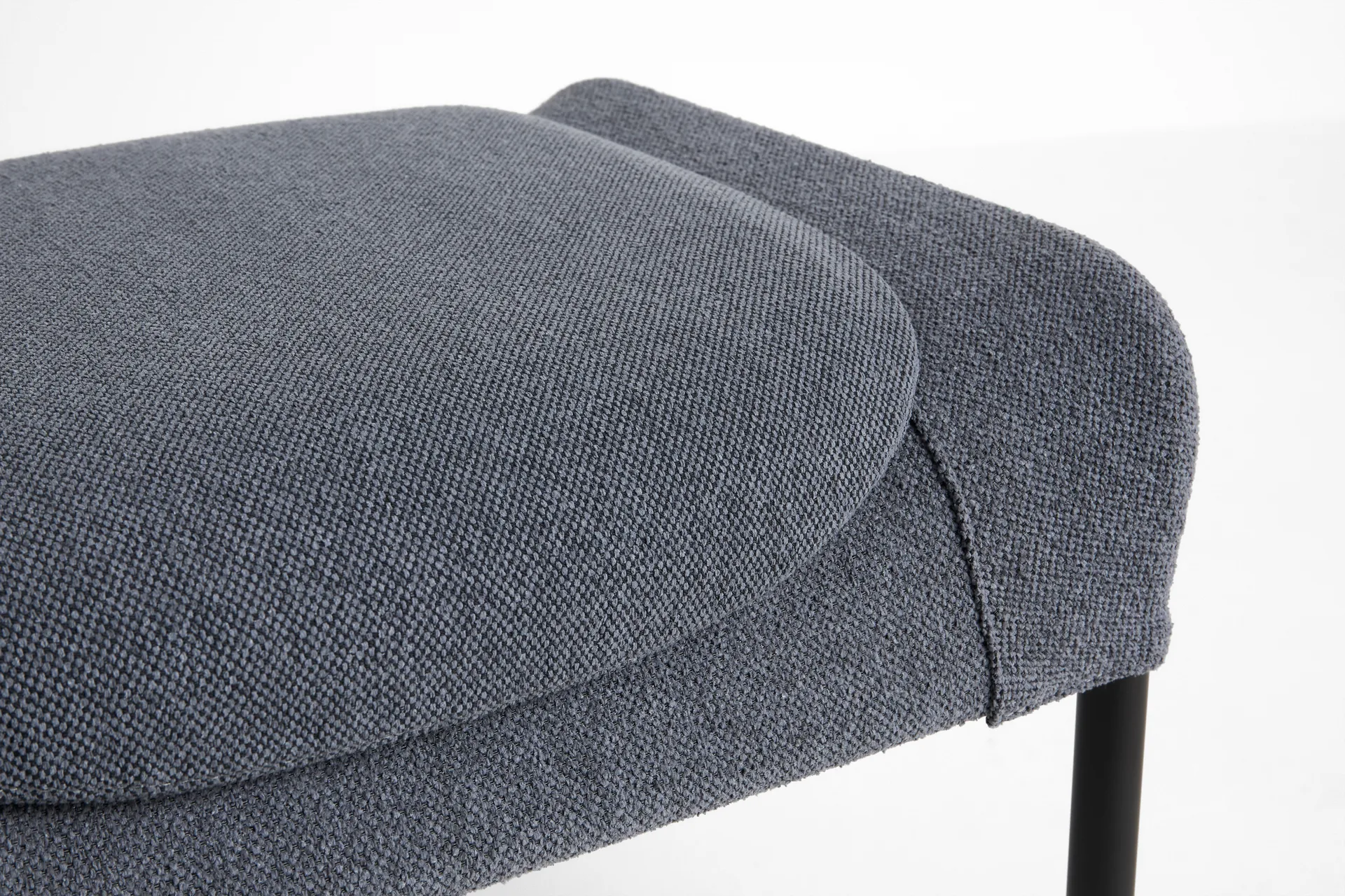 Reposapiés O2 Ottoman, Soft grey-acero lacado negro HAY