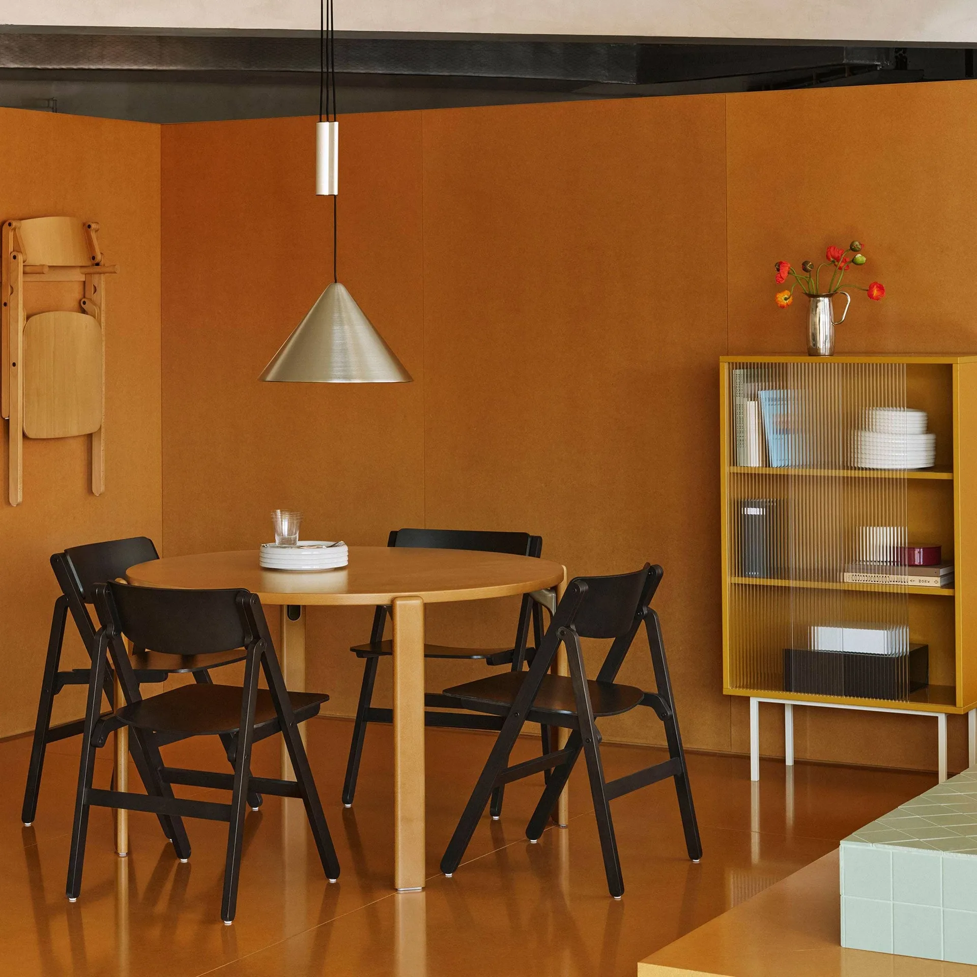 Silla Backflip Chair, Anthracite haya lacada HAY