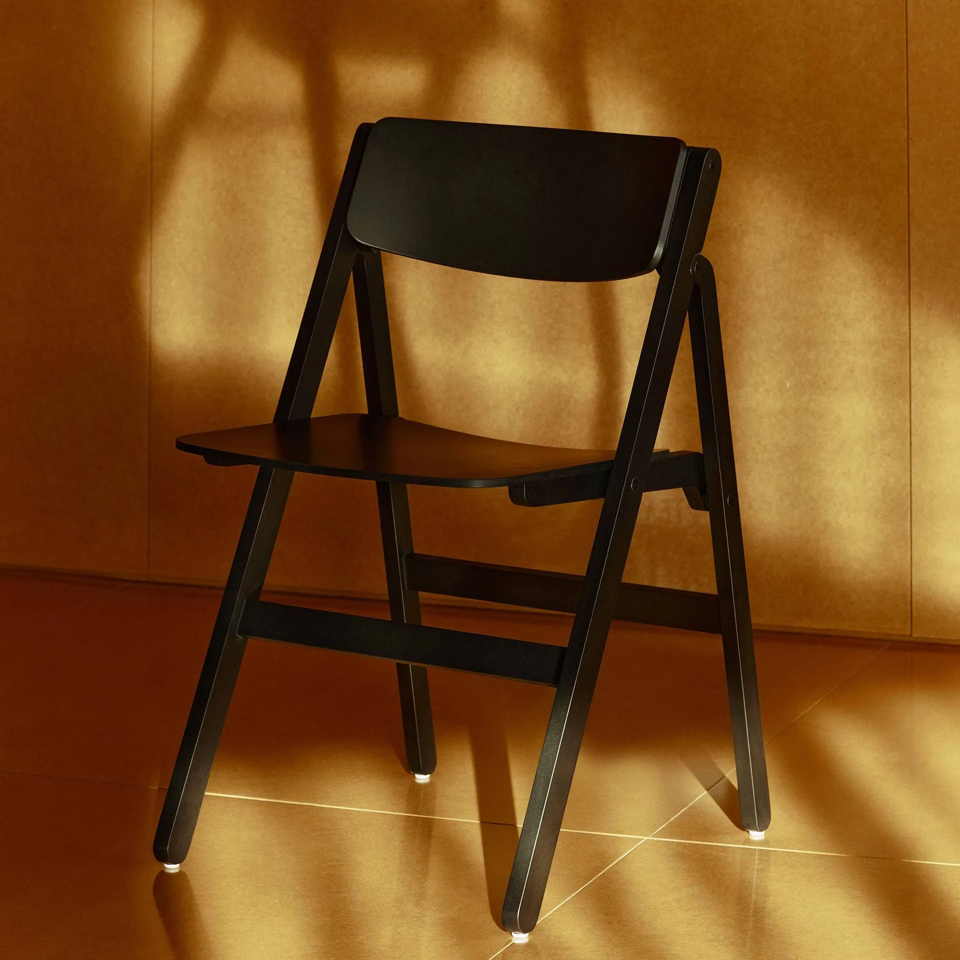Silla Backflip Chair, Anthracite haya lacada HAY