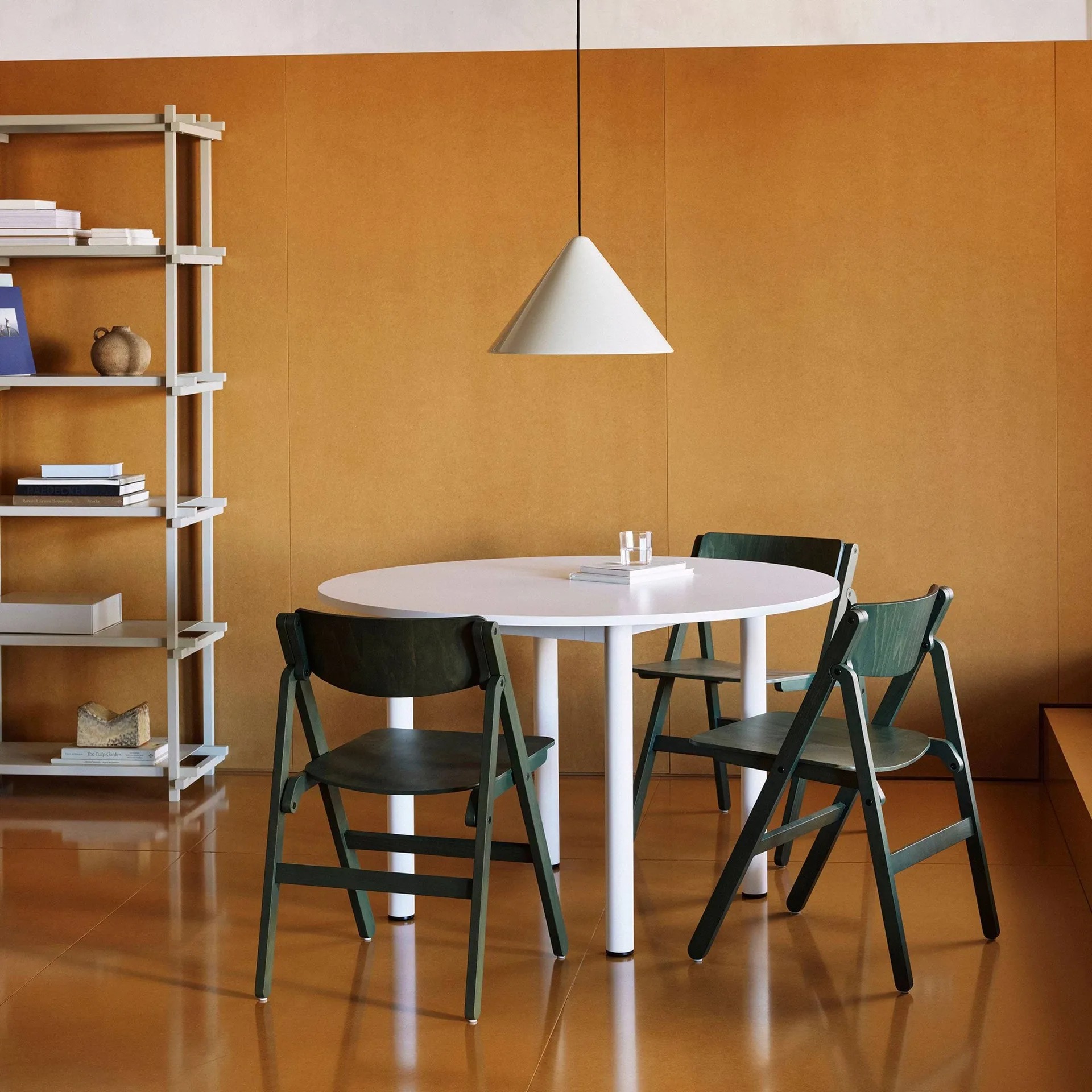 Silla Backflip Chair, Cedar green haya lacada HAY