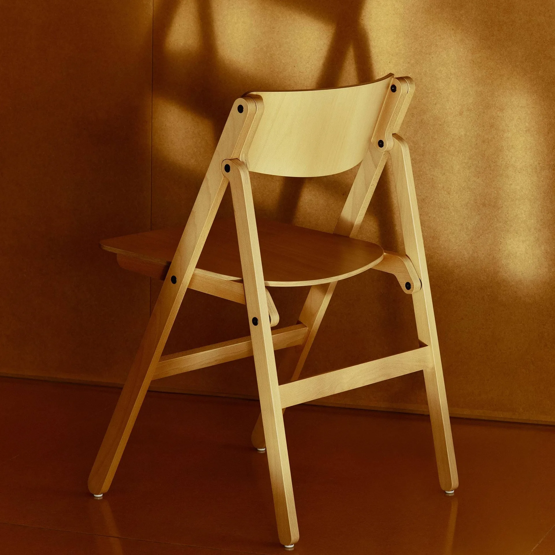 Silla Backflip Chair, Golden haya lacada HAY