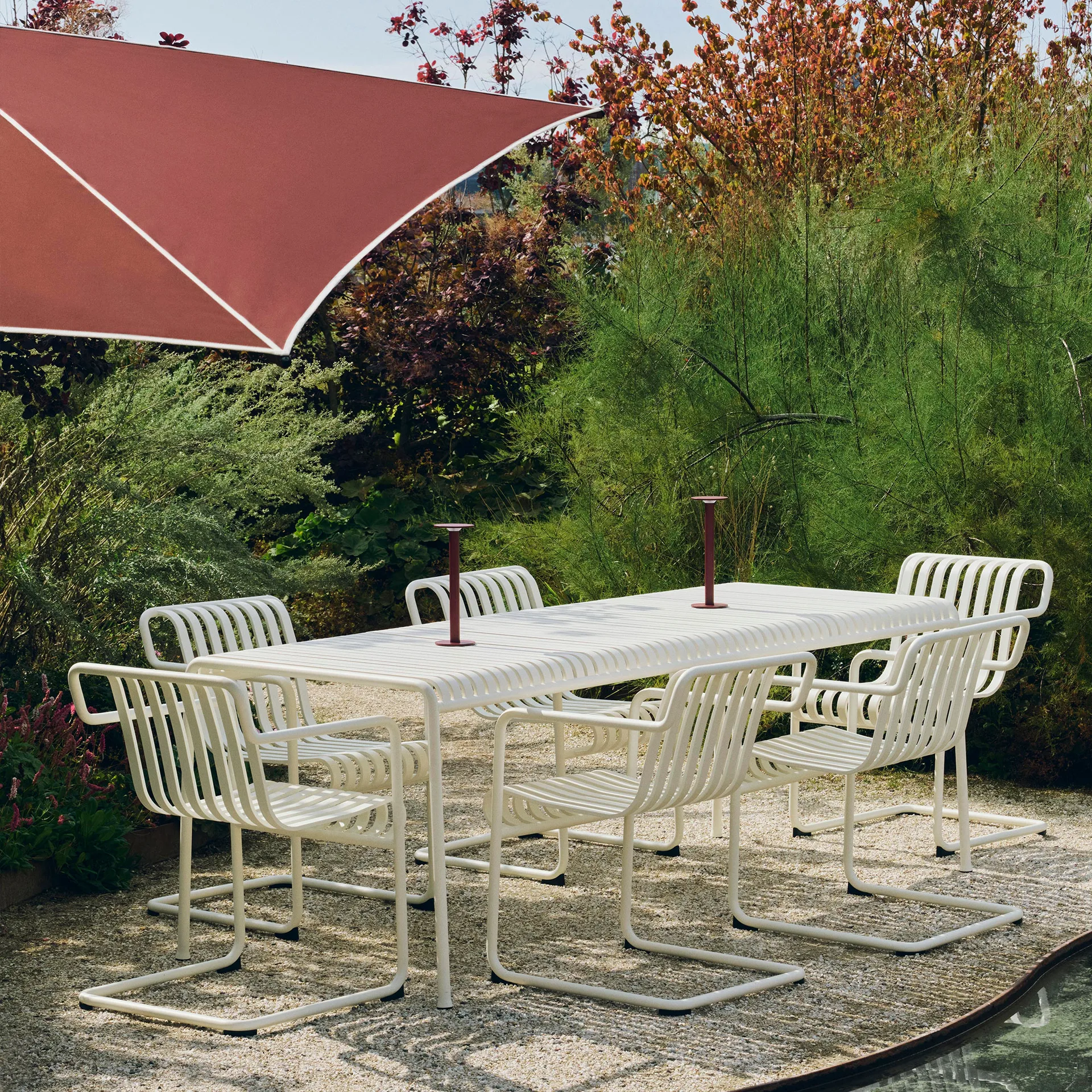 Silla con brazos Palissade Cantilever Dining , Blanco crema HAY