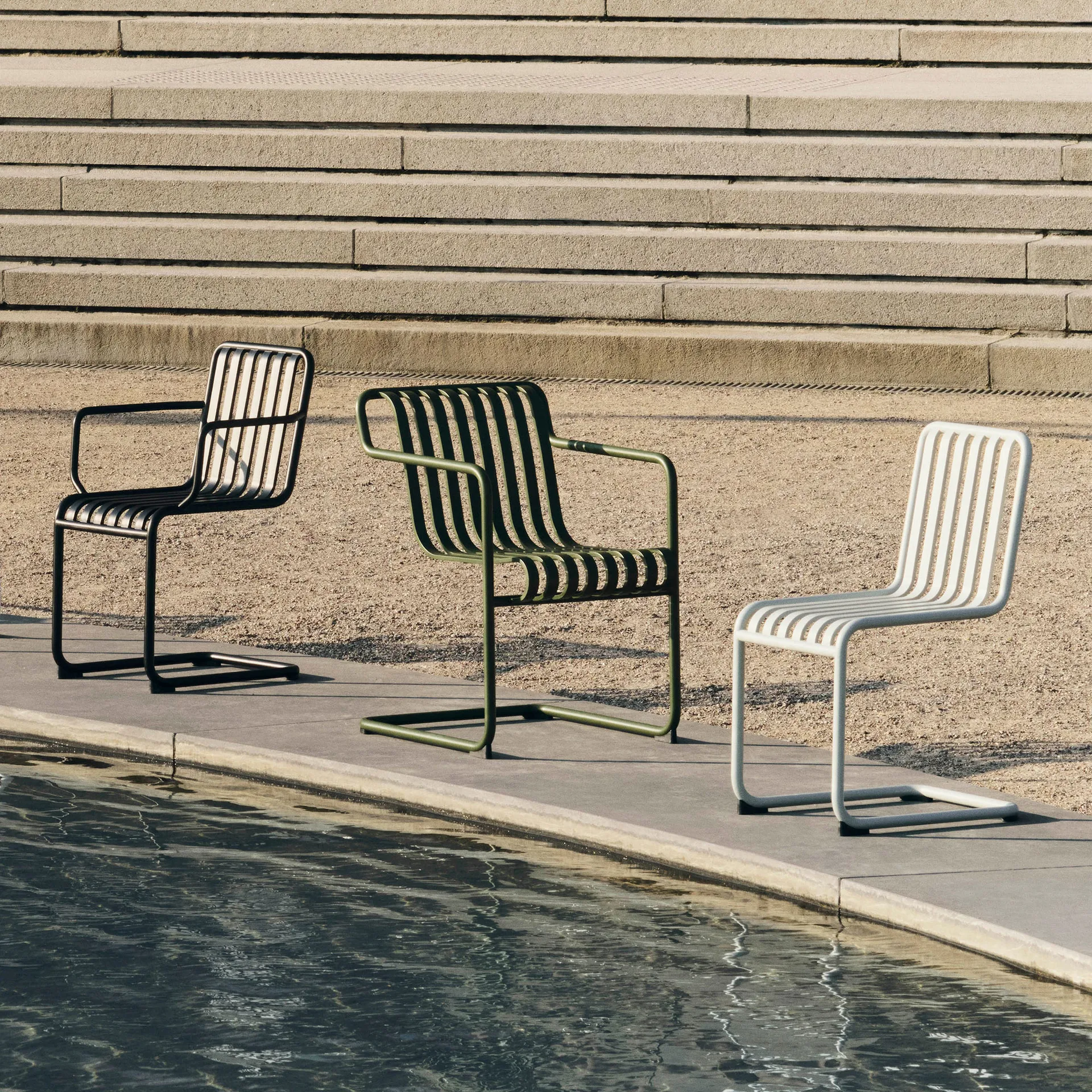 Silla con brazos Palissade Cantilever Dining , Oliva HAY