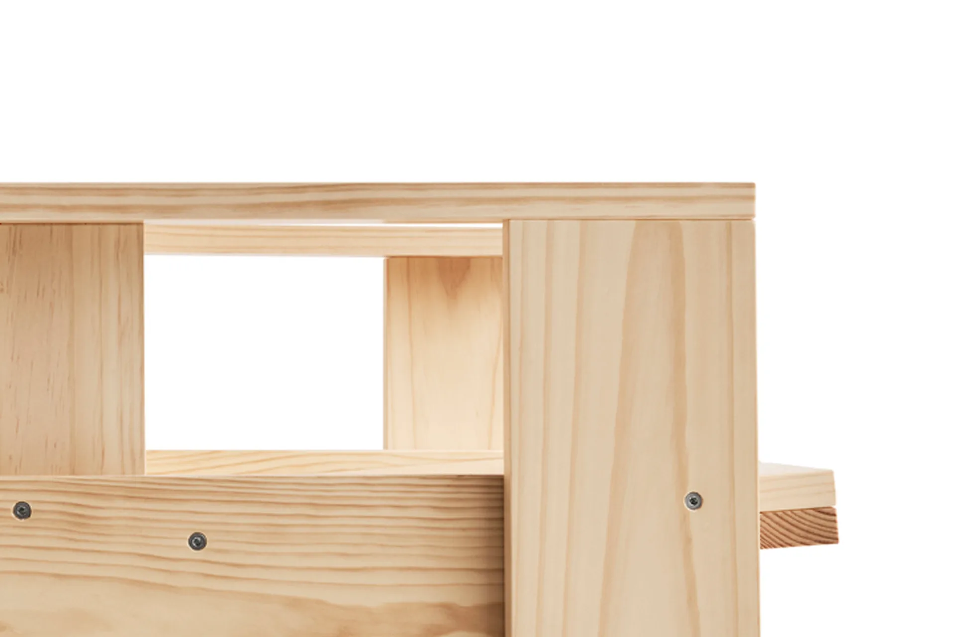 Silla de comedor Crate con reposabrazos en pino lacado, Pino lacado al agua HAY