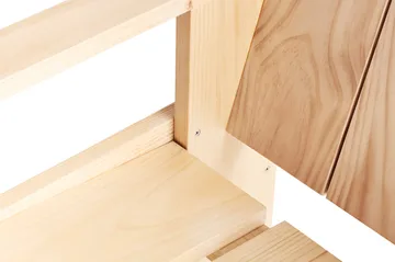 Silla de comedor Crate con reposabrazos en pino lacado - Pino lacado al agua - HAY