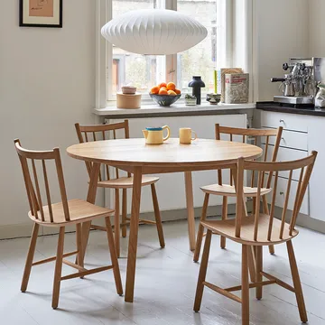 Silla J41 - Roble aceitado - HAY