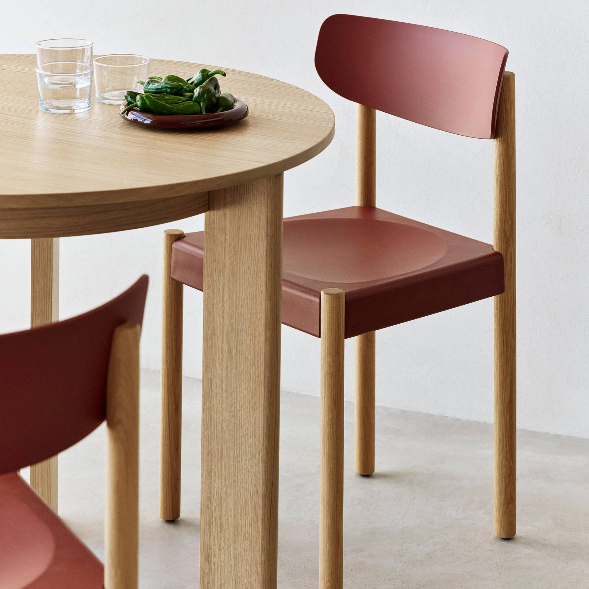 Silla Pack Chair 10, Roble aceitado-hull red HAY
