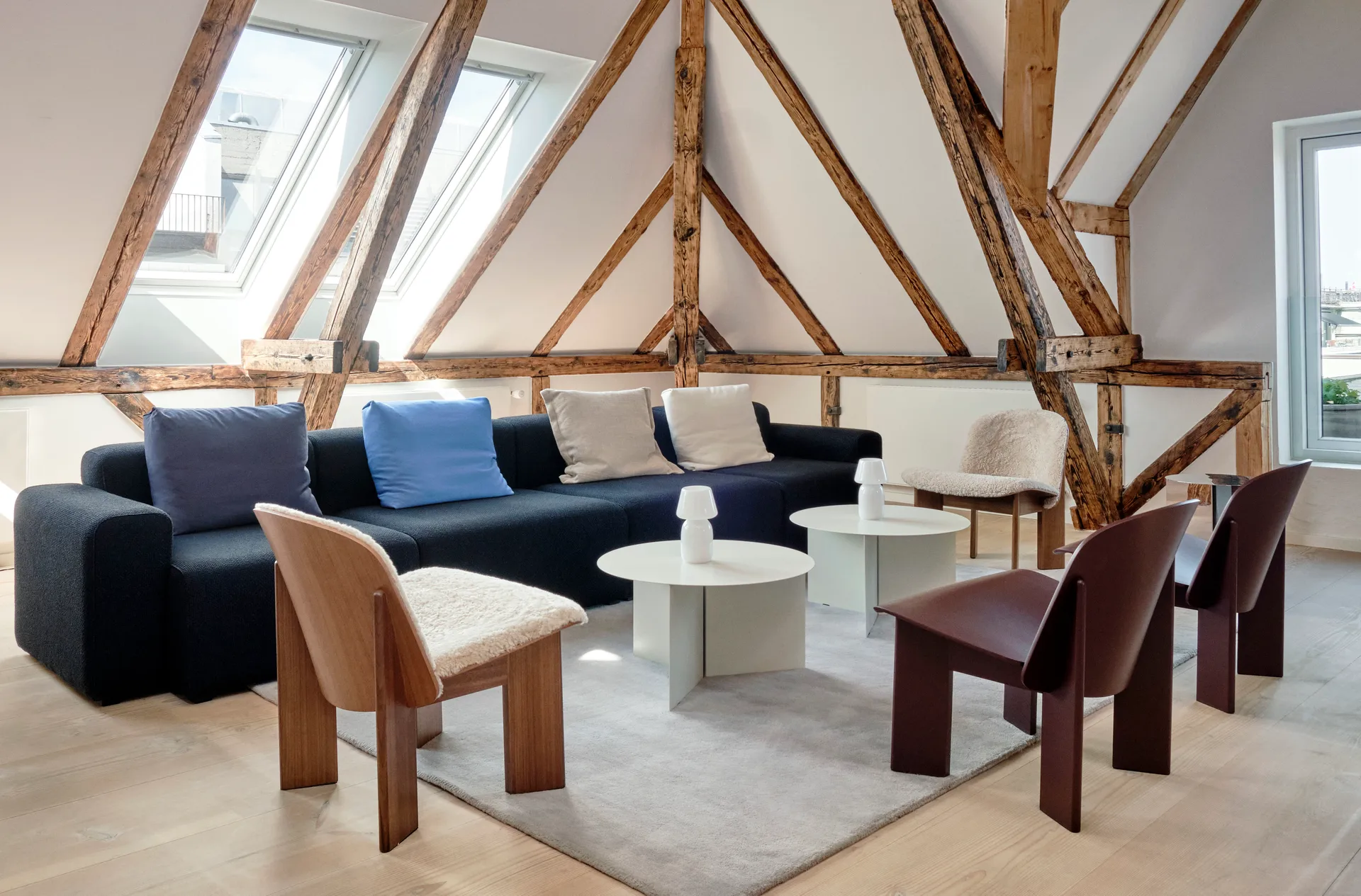 Sillón lounge Chisel, Haya lacada color Borgoña oscuro HAY