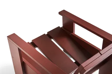 Sillón lounge Crate de pino lacado - Rojo hierro - HAY