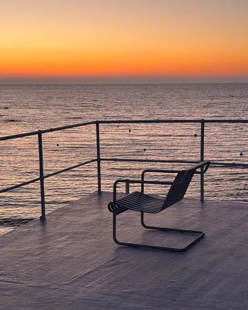 Sillón lounge Palissade Cantilever Low  - Acero galvanizado en caliente - HAY