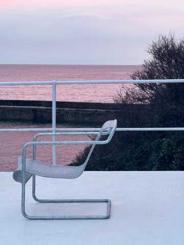 Sillón lounge Palissade Cantilever Low  - Acero galvanizado en caliente - HAY