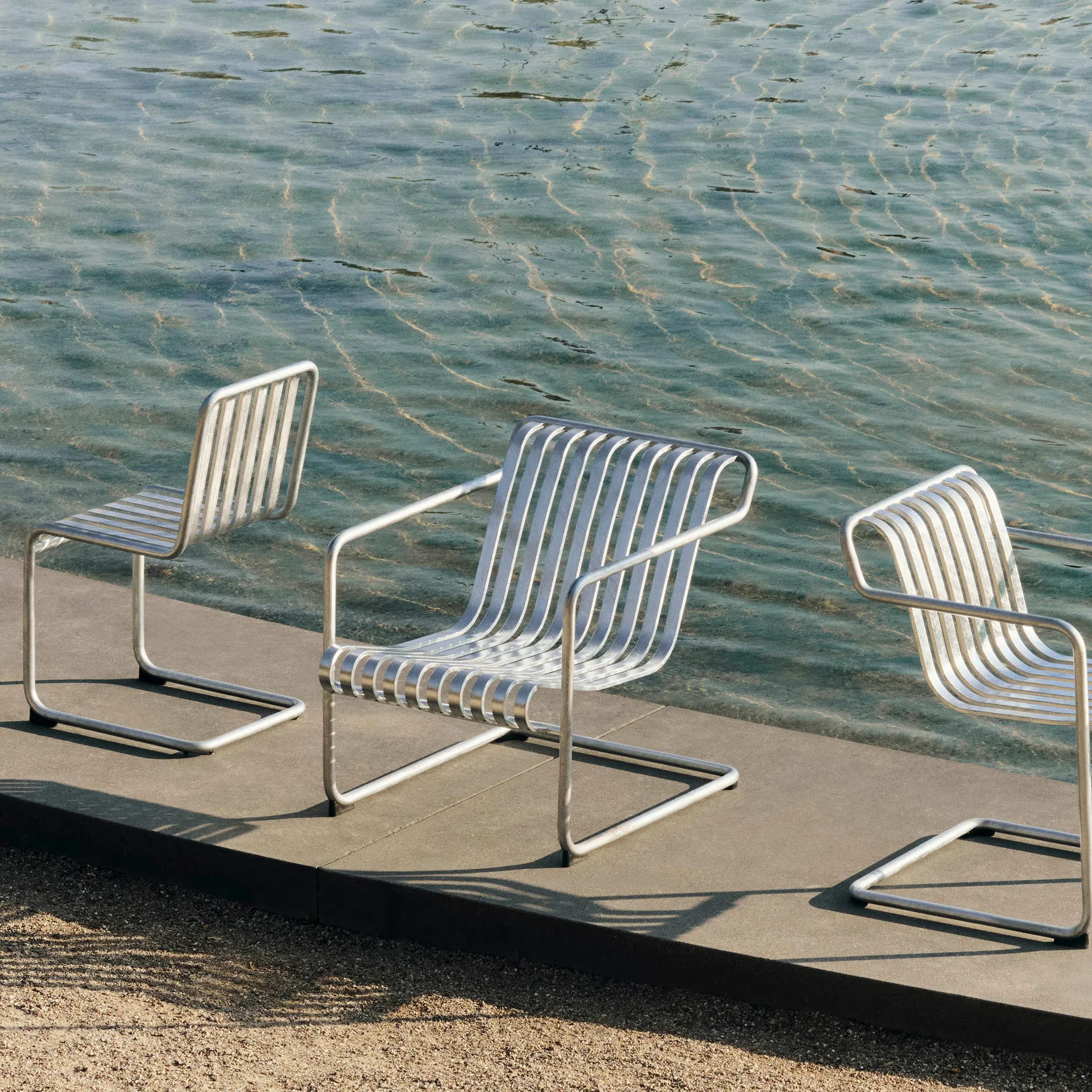 Sillón lounge Palissade Cantilever Low , Acero galvanizado en caliente HAY