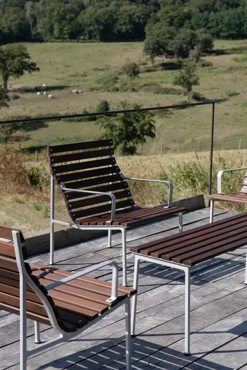 Sillón Traverse Lounge con reposabrazos - Fresno aceitado - HAY