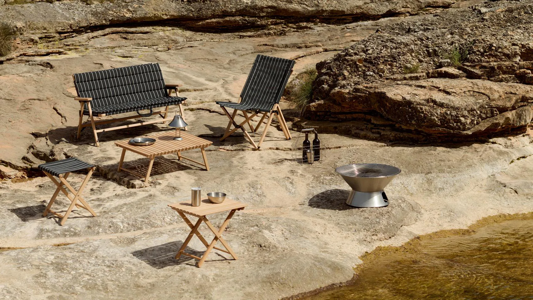 Sofá plegable Outdoor Market, Black-beige, 2 plazas HAY