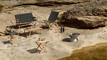 Sofá plegable Outdoor Market - Black-beige, 2 plazas - HAY