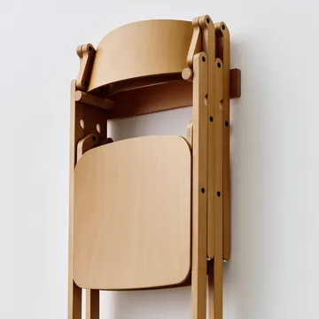 Soporte de pared para silla Backflip Chair - Golden haya lacada - HAY