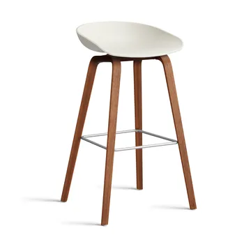 Taburete alto About a Stool 32 con base de nogal 2.0 - Crema melange–soporte de acero inoxidable - HAY