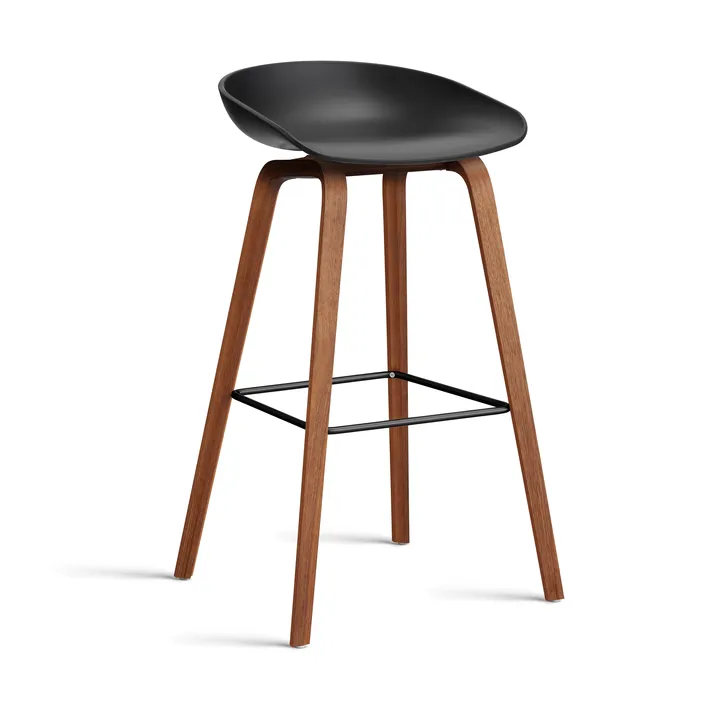 Taburete alto About a Stool 32 con base de nogal 2.0 - Negro-Soporte de acero inoxidable - HAY