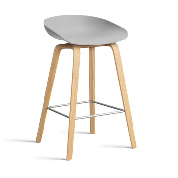 Taburete bajo About a Stool 32 con base de roble lacado 2.0 - Concrete grey-soporte de acero inoxidable - HAY