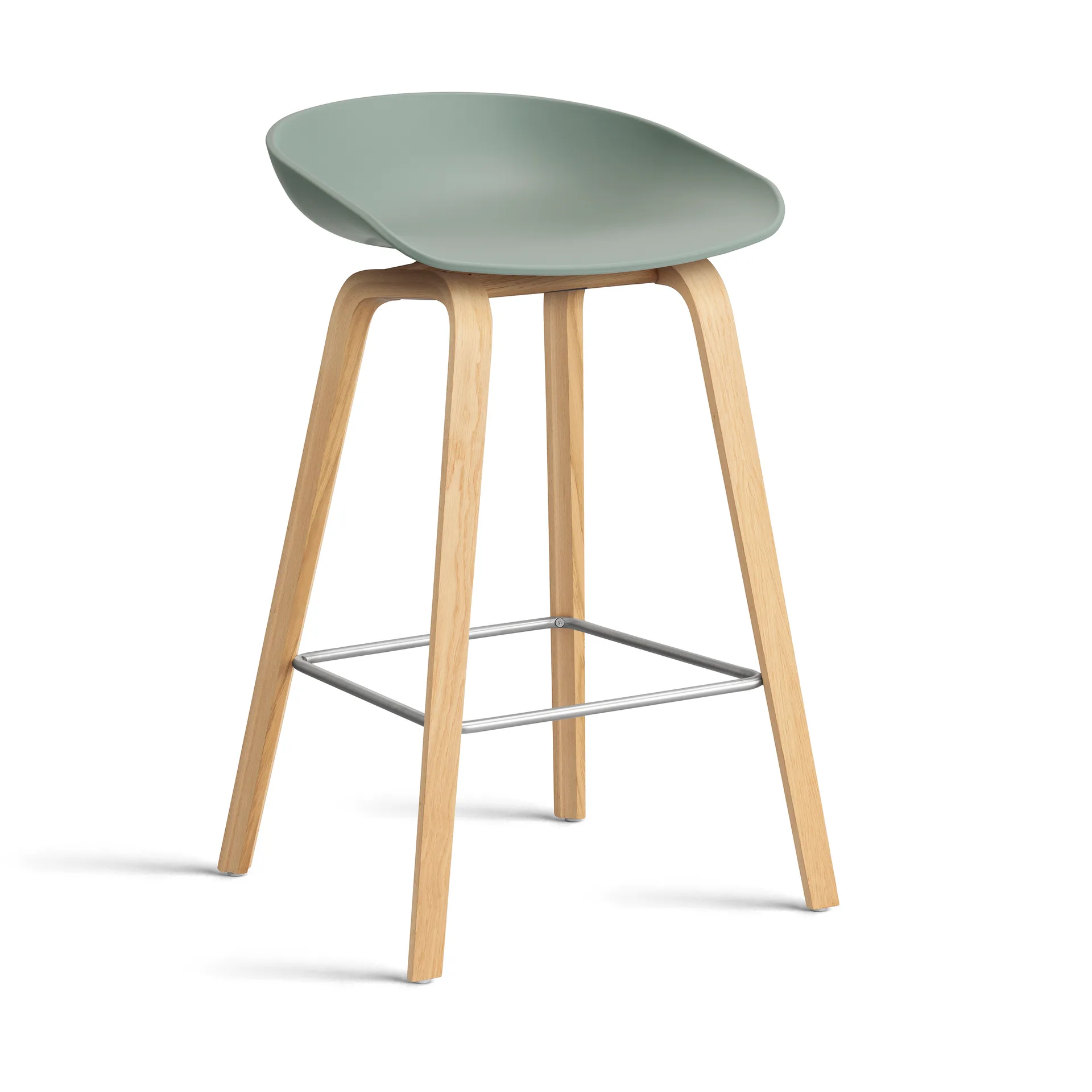 Taburete bajo About a Stool 32 con base de roble lacado 2.0, Fall green-soporte de acero inoxidable HAY