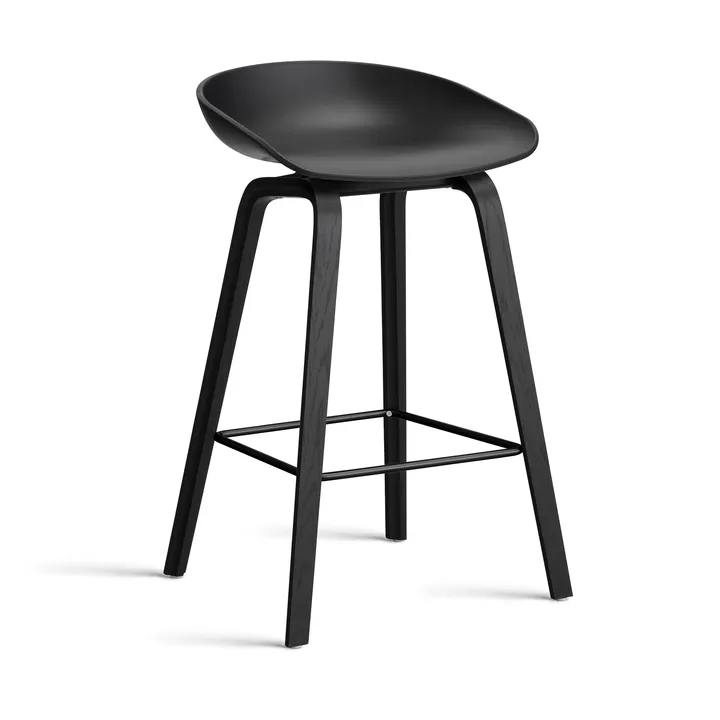 Taburete bajo About a Stool 32 con base de roble negro 2.0 - Negro-negro soporte de acero - HAY