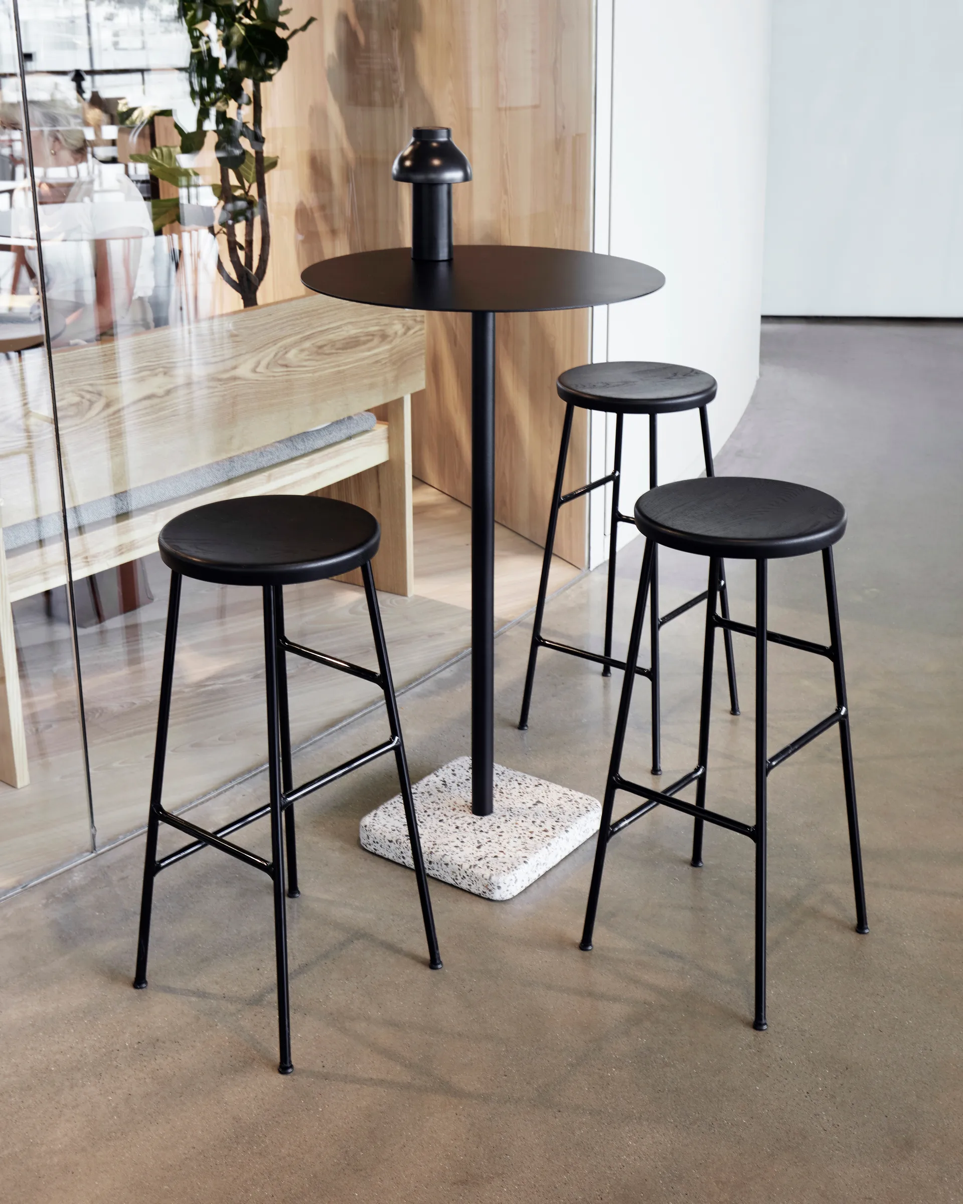 Taburete de bar redondo Cornet 75 cm, Soft black oak-soft black HAY