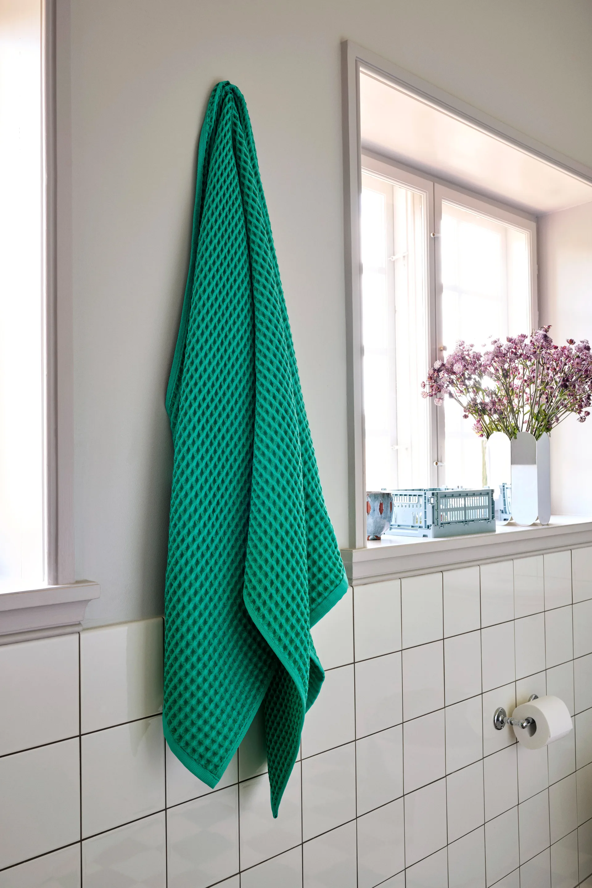 Toalla de baño Waffle 70x140 cm, Emerald green HAY