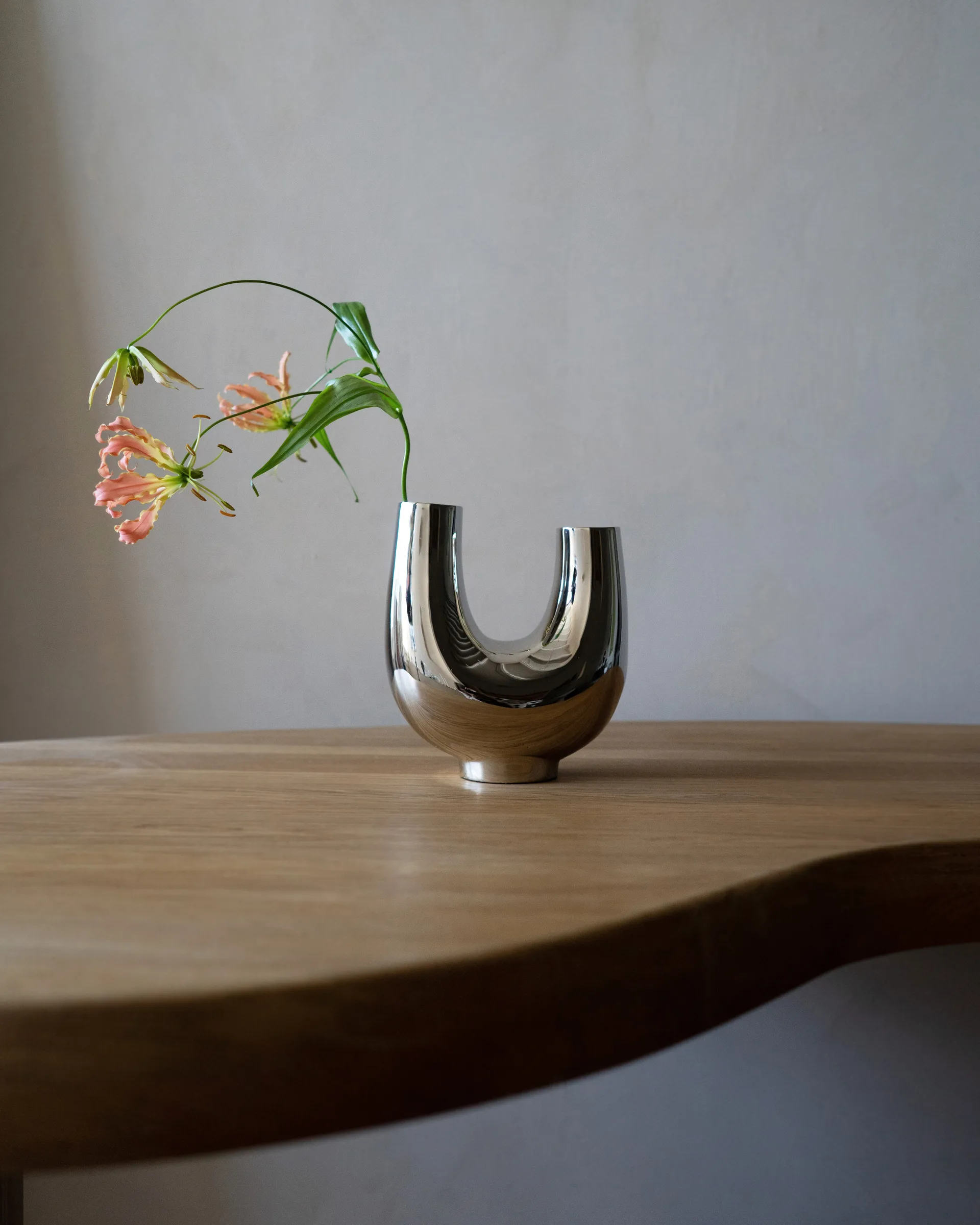 Jarrón Kazumi, Níquel Hein Studio