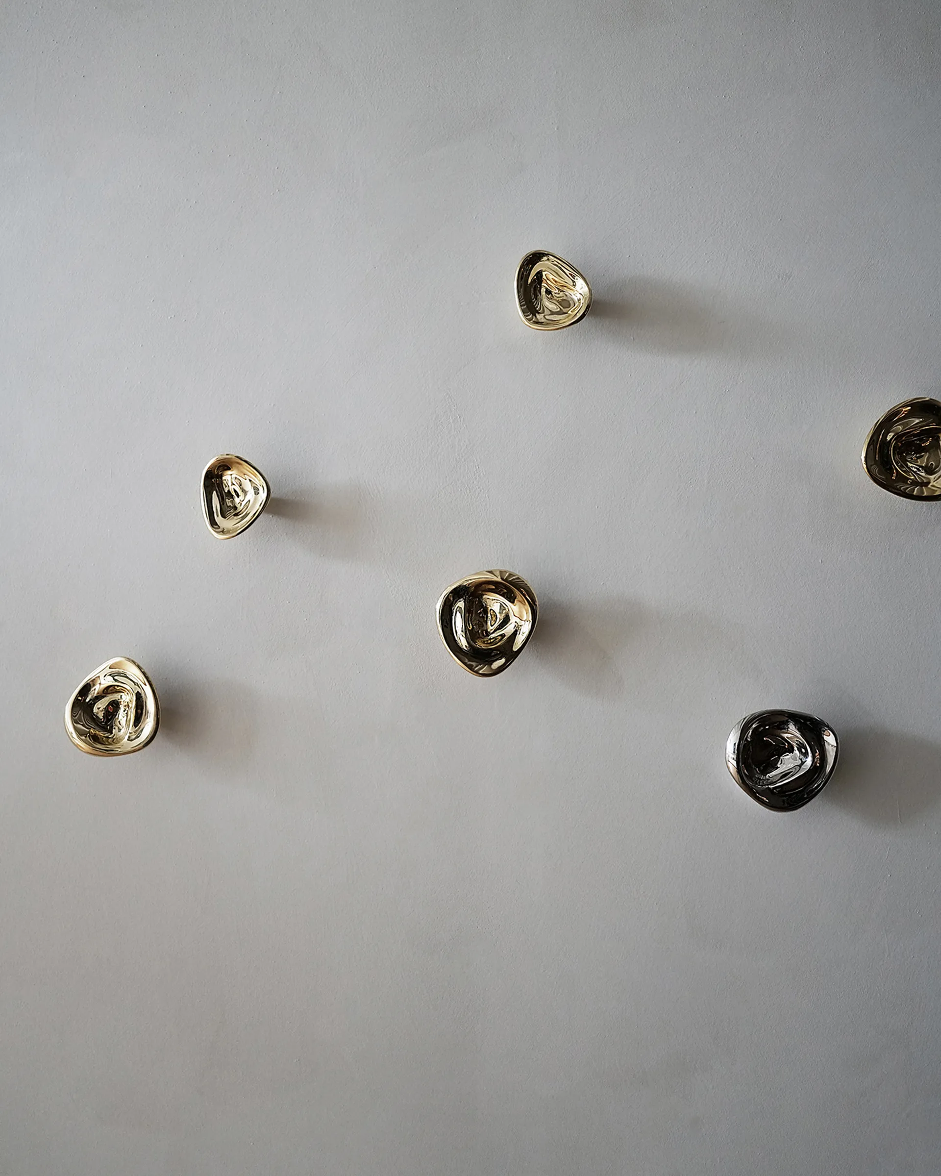 Ripple núm. 01 colgador pequeño, Bronce Hein Studio